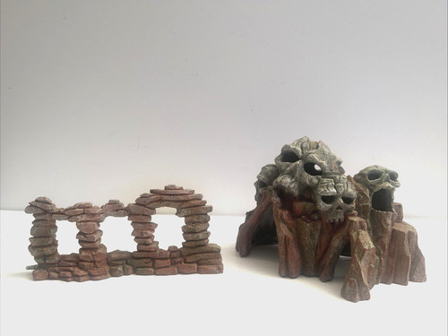 Aquarium skull island cave - aquarium,